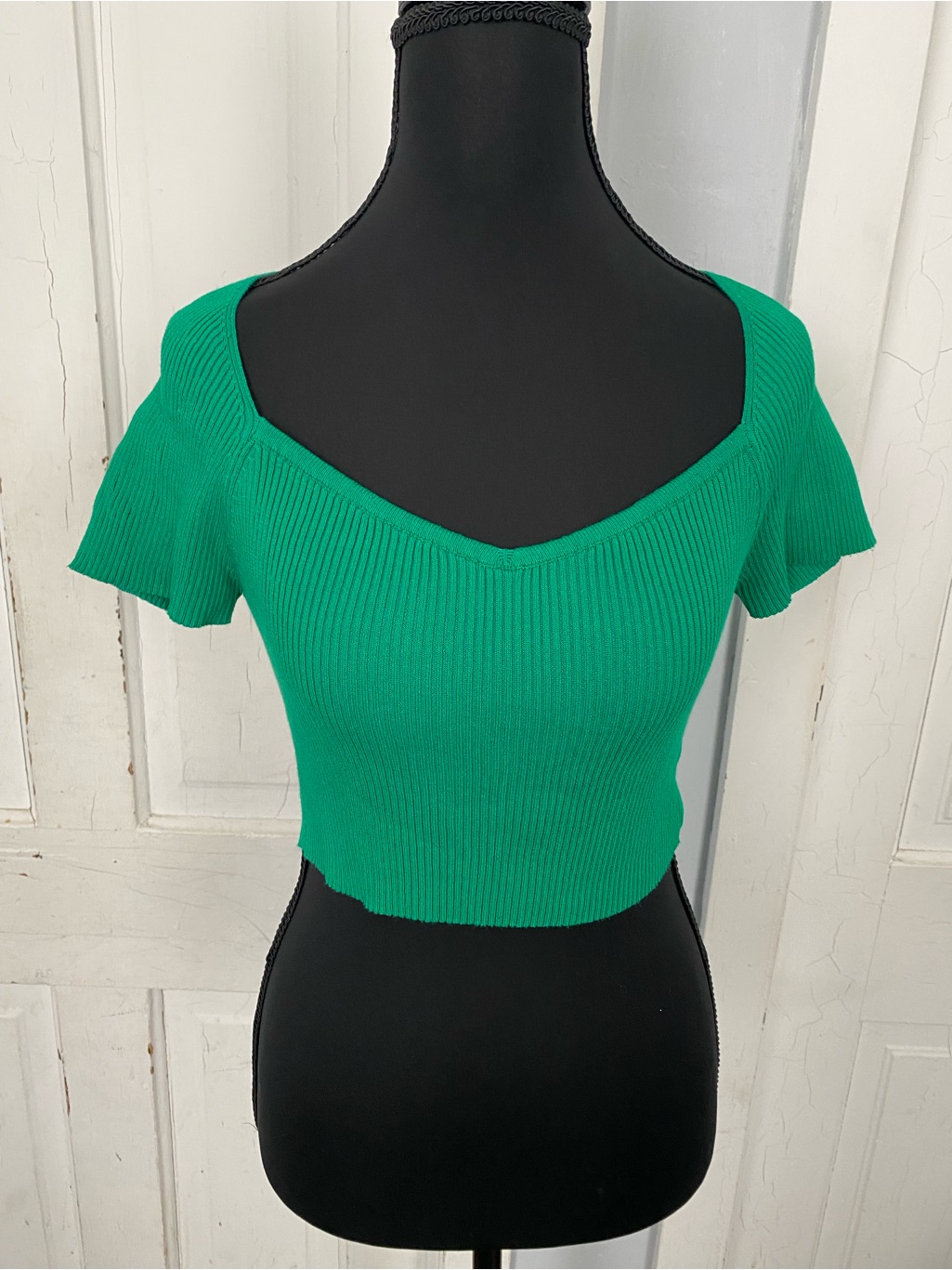 Shein Emerald Green Ribbed V-Neck Crop Top